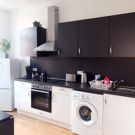 Hotel Dh -Deutsches Haus- Emden Bagian luar foto
