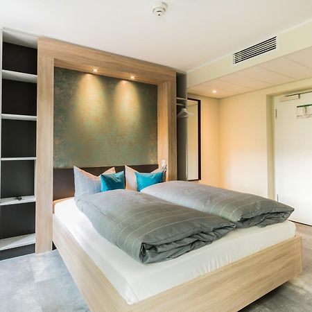 Hotel Dh -Deutsches Haus- Emden Bagian luar foto