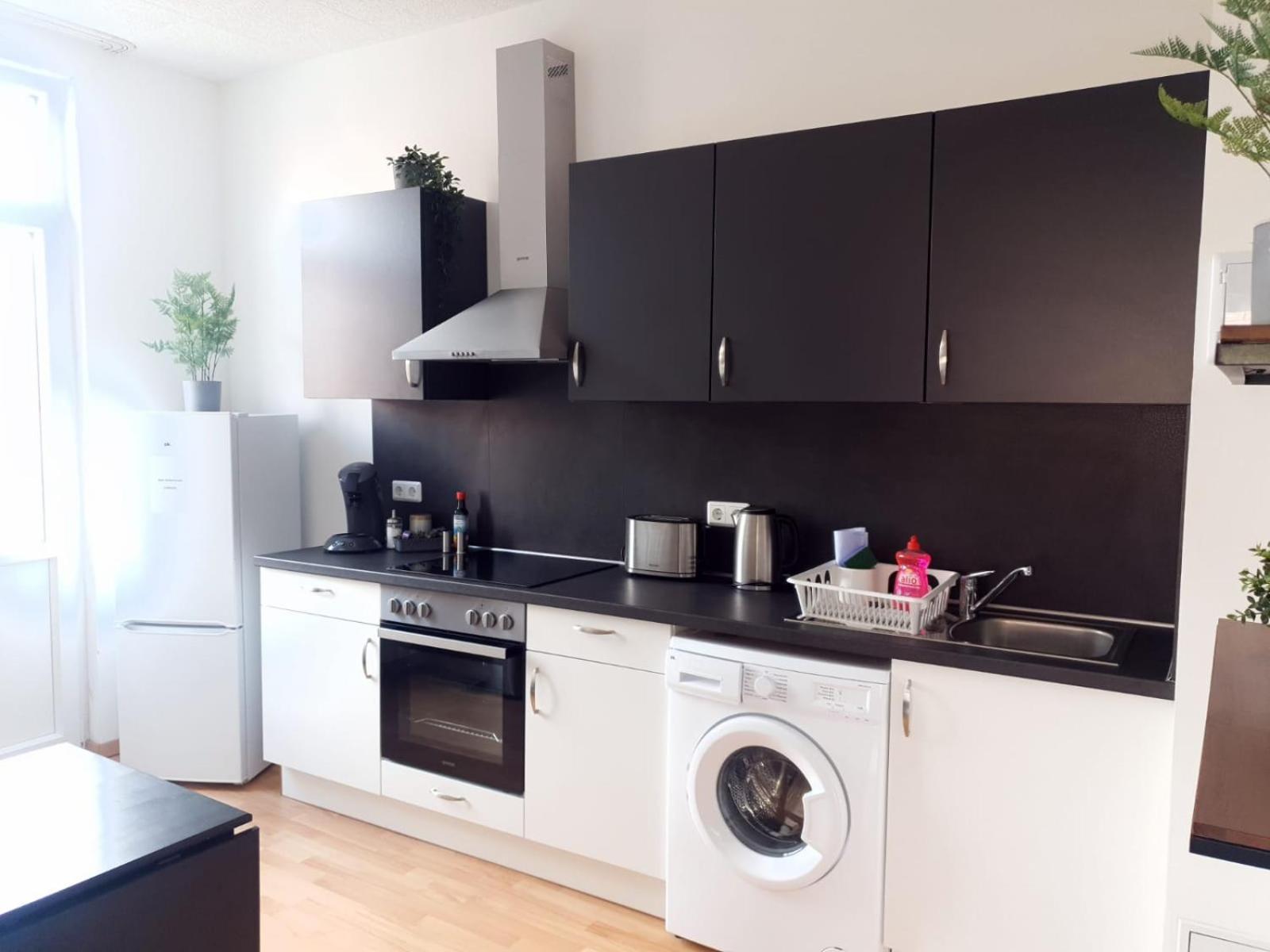 Hotel Dh -Deutsches Haus- Emden Bagian luar foto