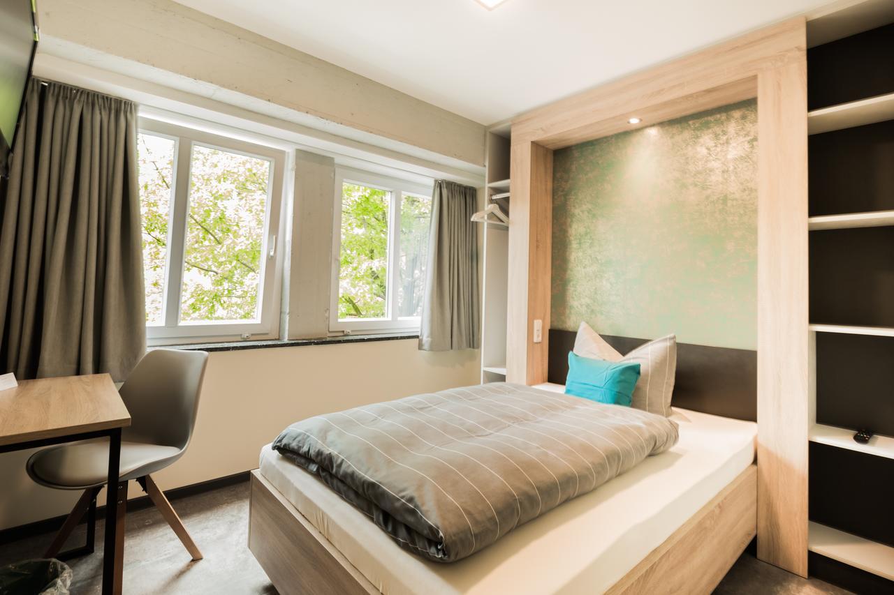 Hotel Dh -Deutsches Haus- Emden Bagian luar foto